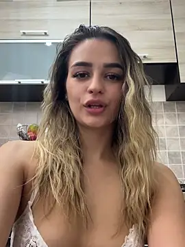 SelenaSweetie's Webcam Show