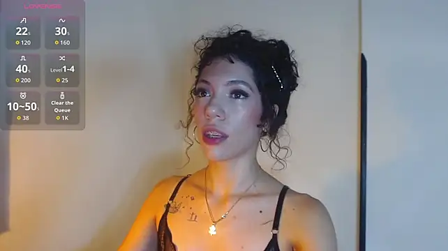 Chat +18 de BeellaRosse ao vivo