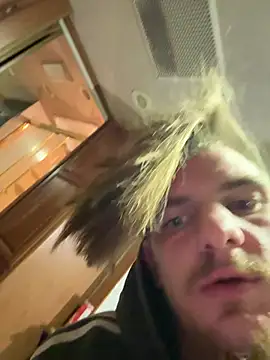 BabyGiraffe25's Webcam Show