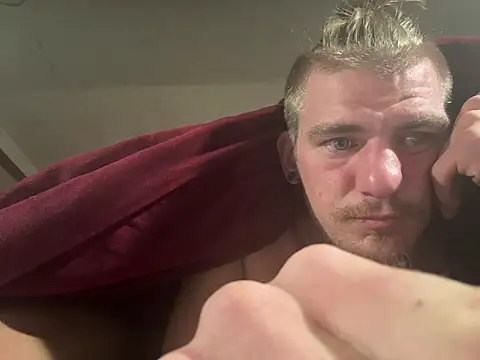 BabyGiraffe25 Show in webcam