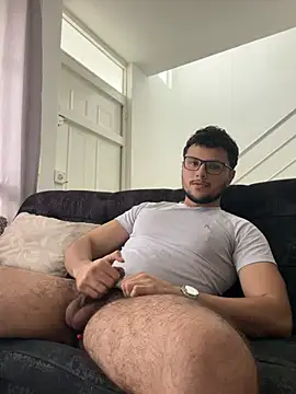 ApoloKlein Show in webcam