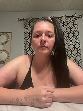 Pokazy przed kamerką – BigTitts2256