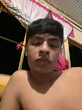 Show modela Nico_Chill na web-kameri