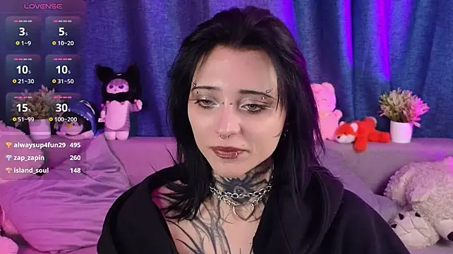 Neya_Lettee Show in webcam