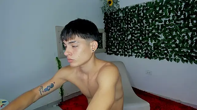 Pokazy przed kamerką – The_beby_guy