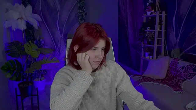 JulliaMoore Show in webcam