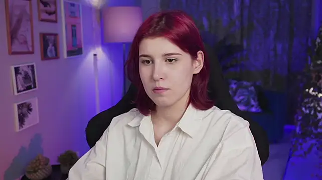 צ'אט XXX בשידור חי של JulliaMoore