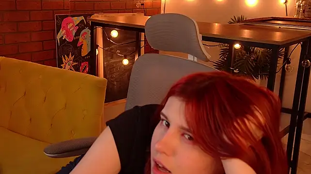 JulliaMoore Chat XXX in diretta