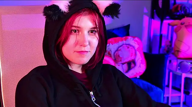 JulliaMoore XXX чат на живо