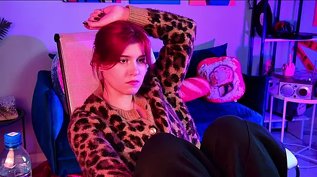 JulliaMoore XXX чат на живо