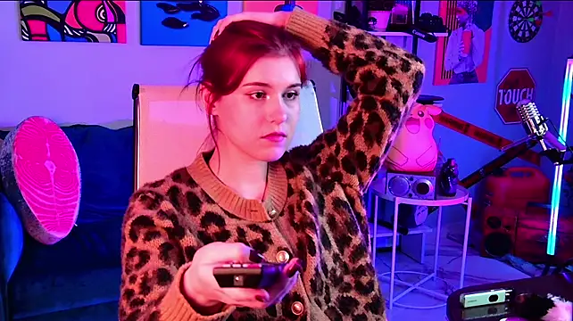 JulliaMoore Chat XXX live
