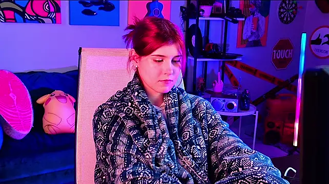 JulliaMoore Chat XXX live