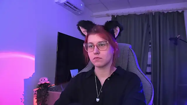 JulliaMoore live XXX chat