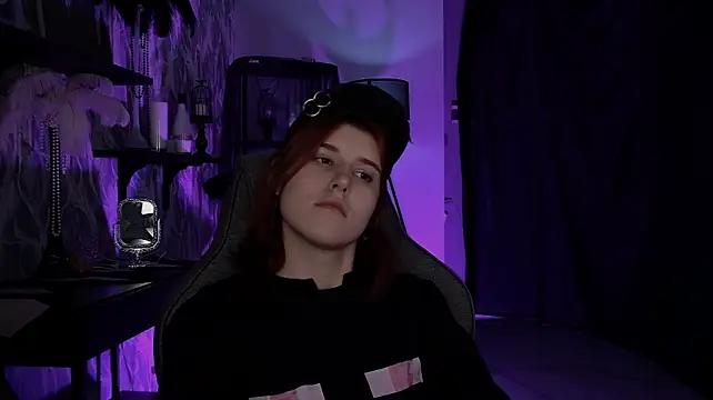 JulliaMoore Chat XXX in diretta