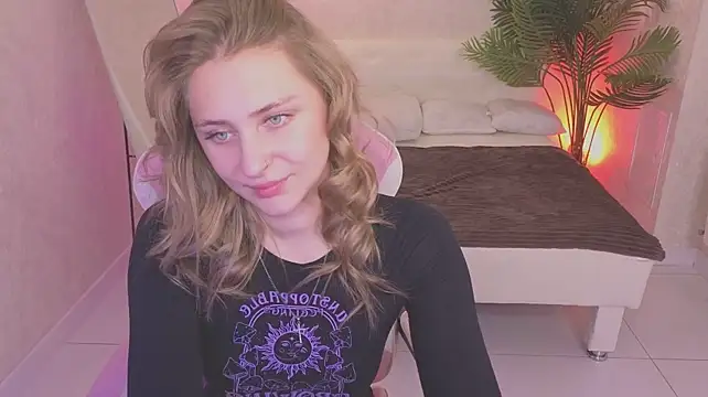 הופעת וובקאם של Zlata____Fox