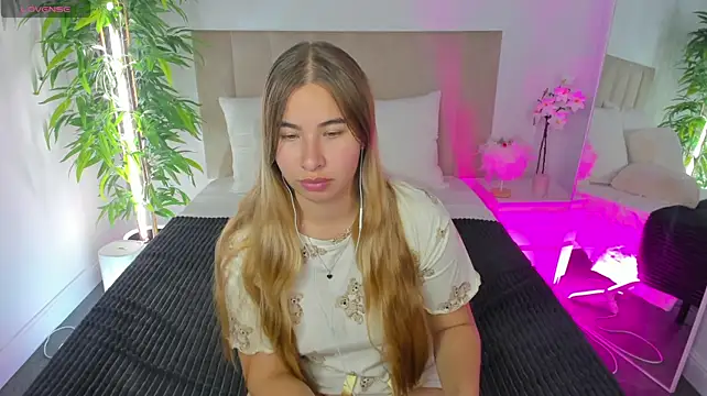 Elaria_'s Webcam Show
