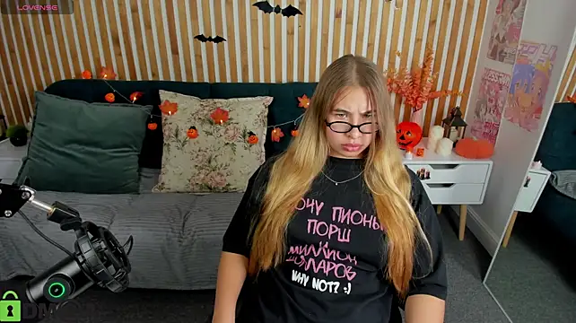 Elaria_ Webcam Show