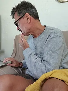 sirjm 在線直播表演