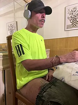 sirjm Show in webcam
