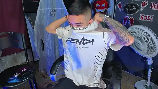 Pokazy przed kamerką – Dereckk_Boy88