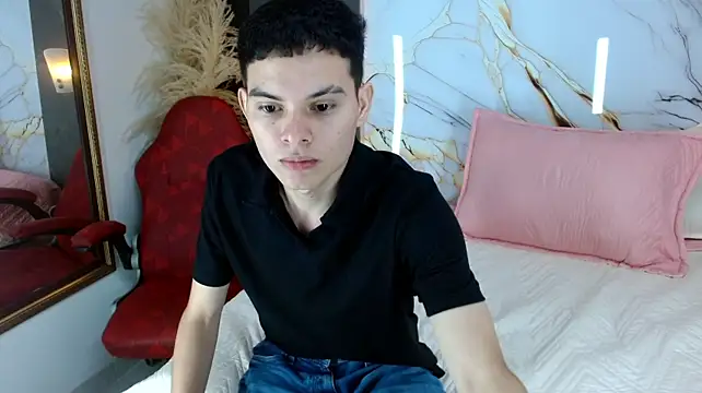 MrCock8in: вебкам-шоу