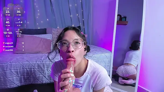 Giia_bloom's Webcam Show