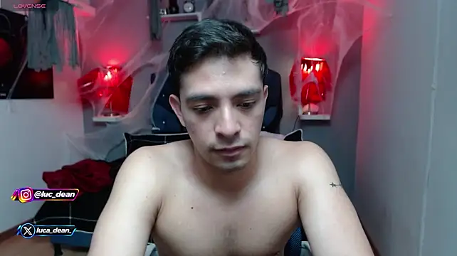 luca_dean Show in webcam
