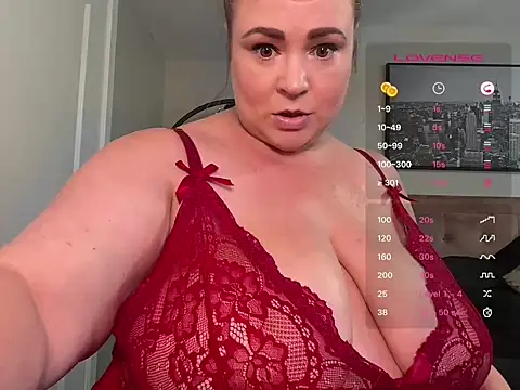 MadamJizzle's Live XXX Chat