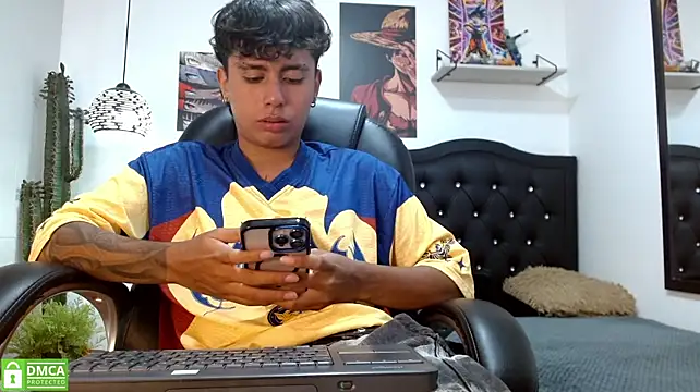 Show modela Jonnie-rodriguez na web-kameri