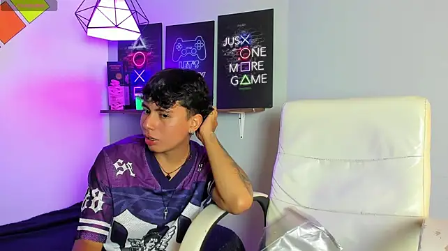 Jonnie-rodriguez webcam show