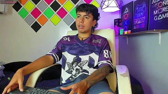 Jonnie-rodriguez Webcam Show