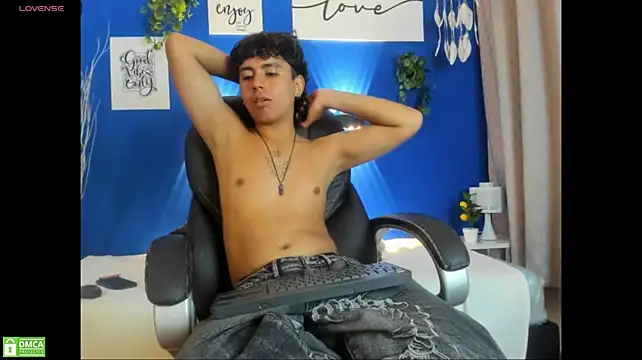 Jonnie-rodriguez webcam show