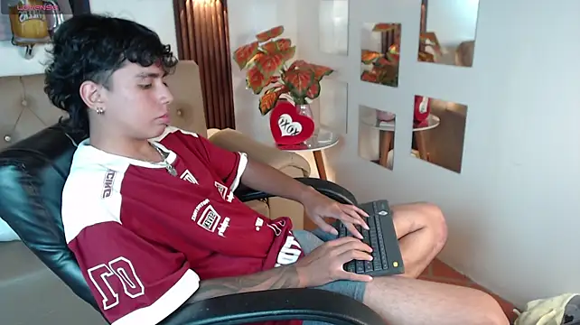 Jonnie-rodriguez webcam show