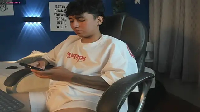 Jonnie-rodriguez Webcam-Show