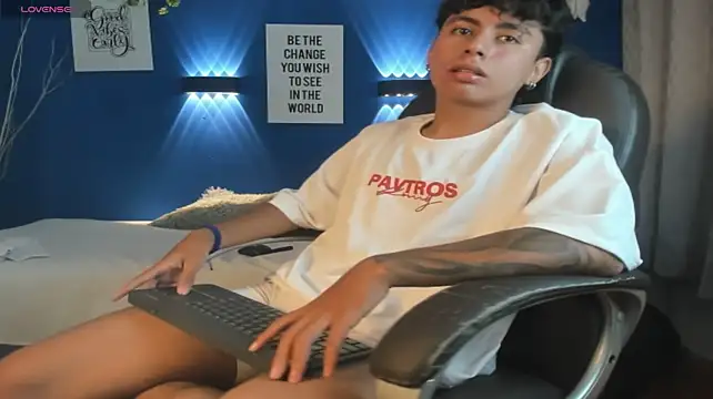 Jonnie-rodriguez Adlı Modelin Web Kamerası Şovu