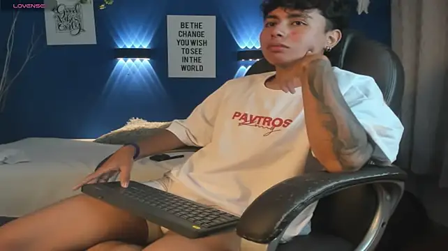 Jonnie-rodriguez Webcam-Show