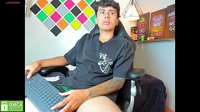 Jonnie-rodriguez Webcam-Show