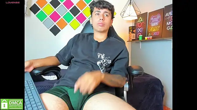 Jonnie-rodriguez Webcam-Show