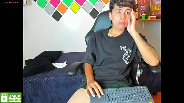 Show modela Jonnie-rodriguez na web-kameri
