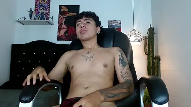Jonnie-rodriguez Show in webcam
