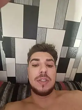 RoBeRt99925 Webcam show