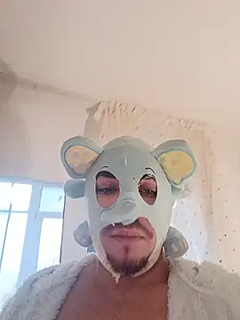 RoBeRt99925 Webcam-Show