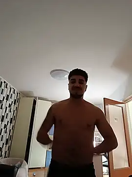 Teenboys20: διαδικτυακό σόου στην κάμερα