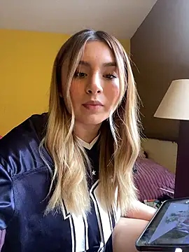 Chat +18 de alyy_x ao vivo