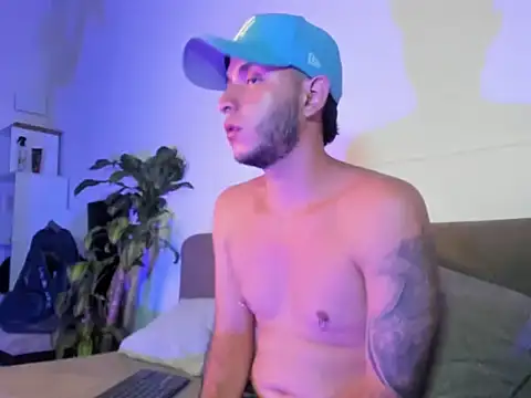 santiagovilla_777 Webcam-Show