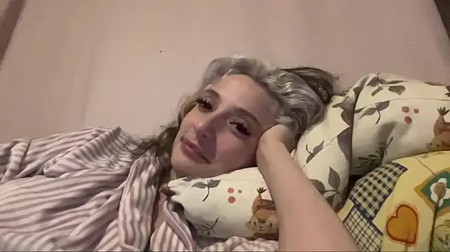 PriscillaOstlieのウェブカメラショー