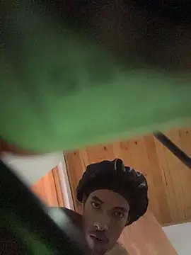 mondacuo4k Show in webcam