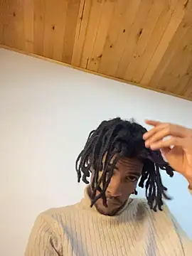 Show modela mondacuo4k na web-kameri