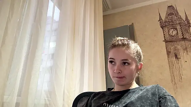 Chat +18 de MarkitaHersch ao vivo