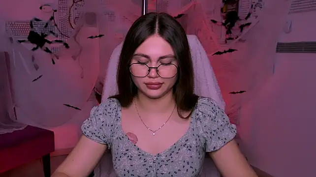 Chatroom XXX en direct de MissTessaGlow